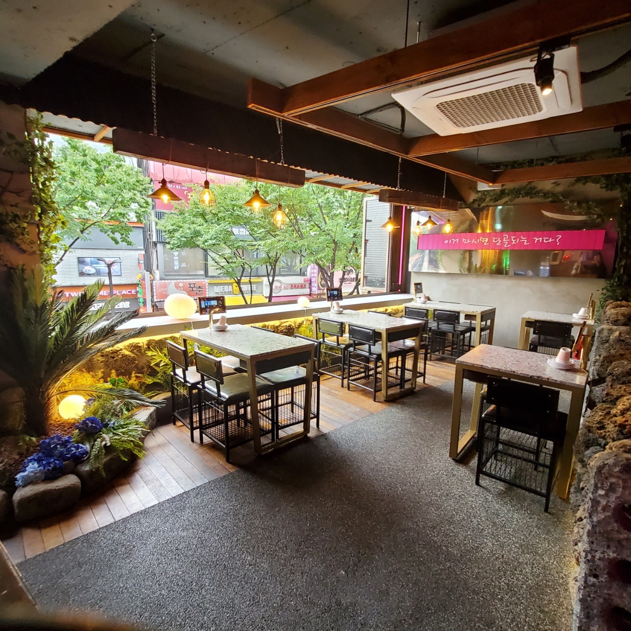 store_image_5