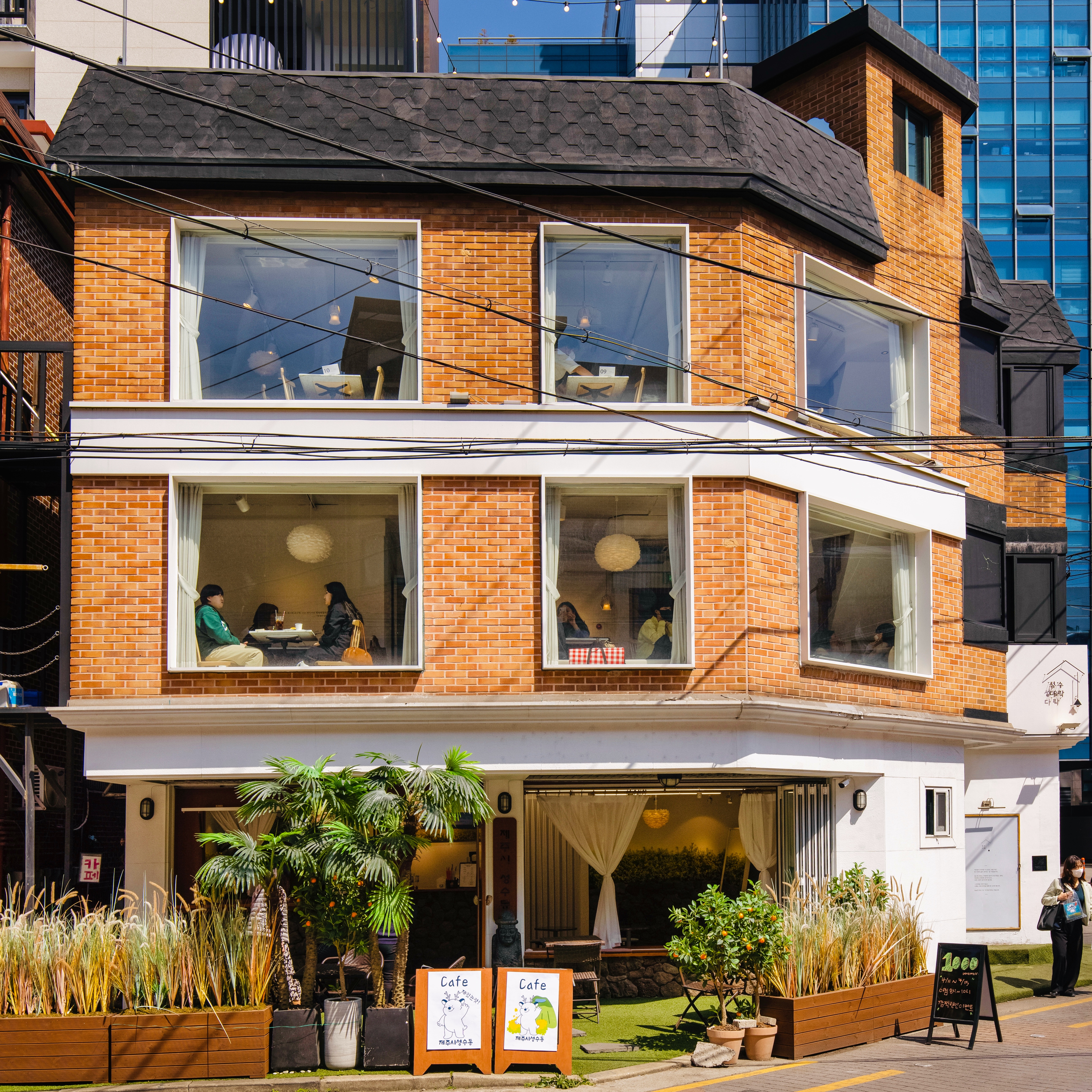 store_image_4