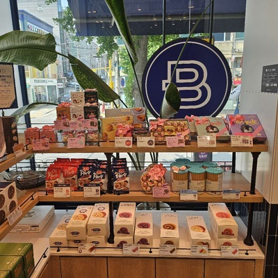 store_image_4