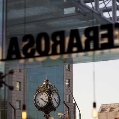 store_image_8