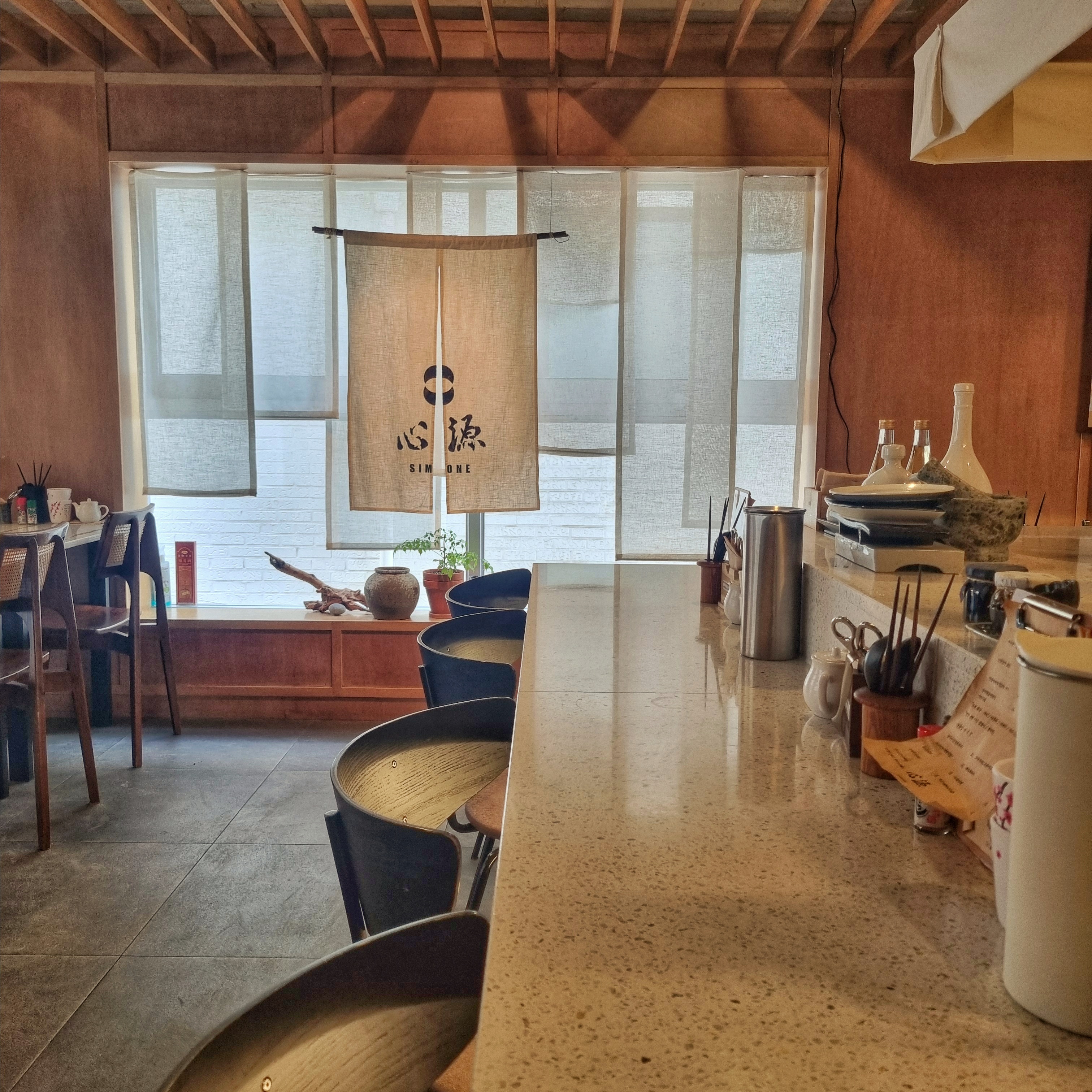 store_image_4