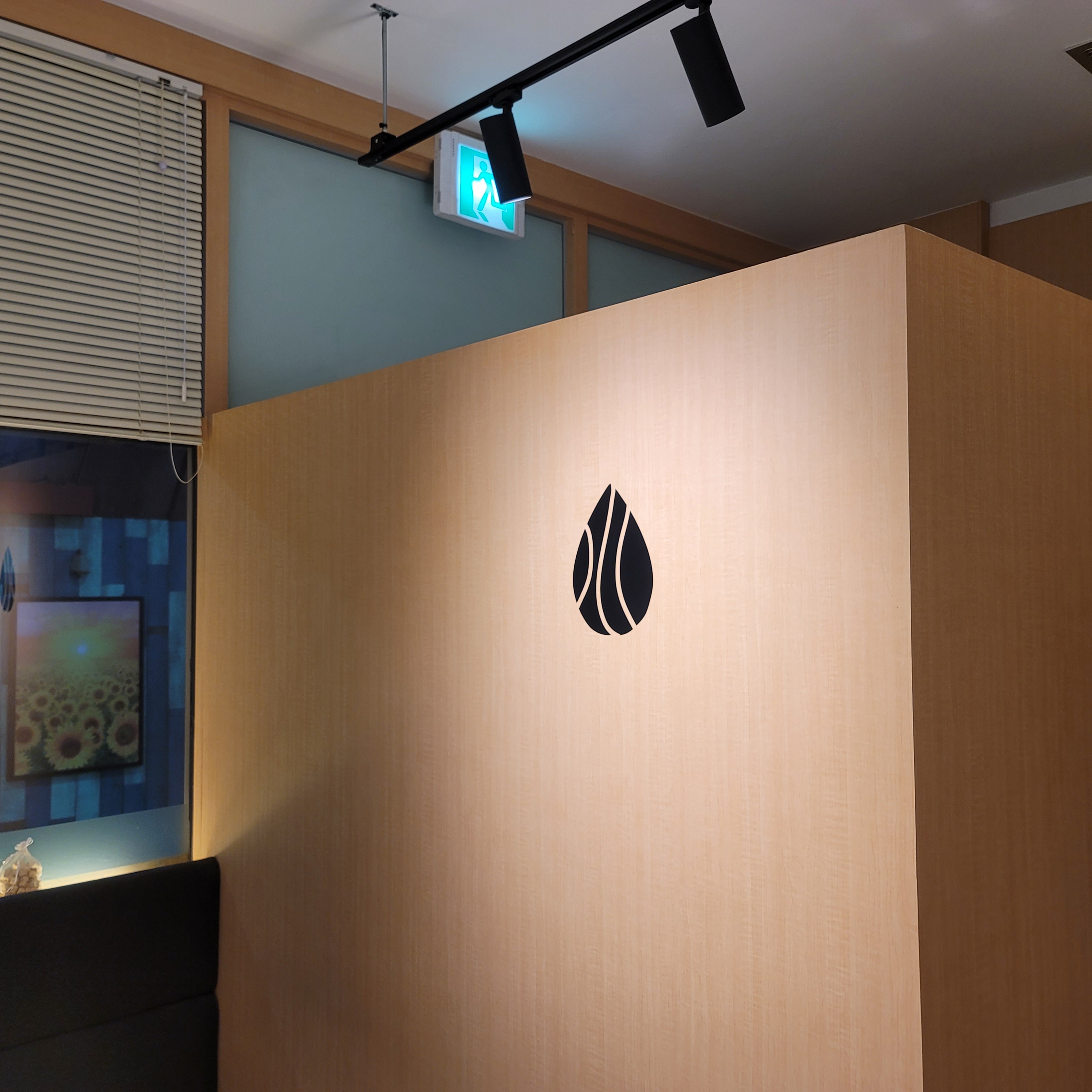 store_image_4