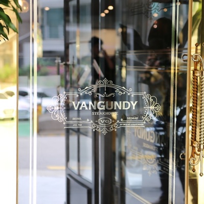 store_image_4