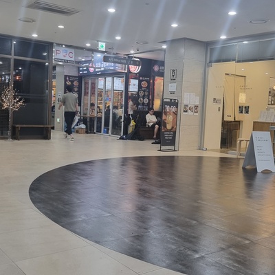 store_image_8