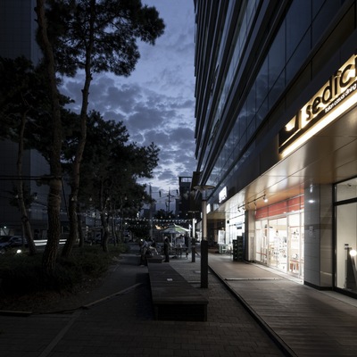 store_image_2